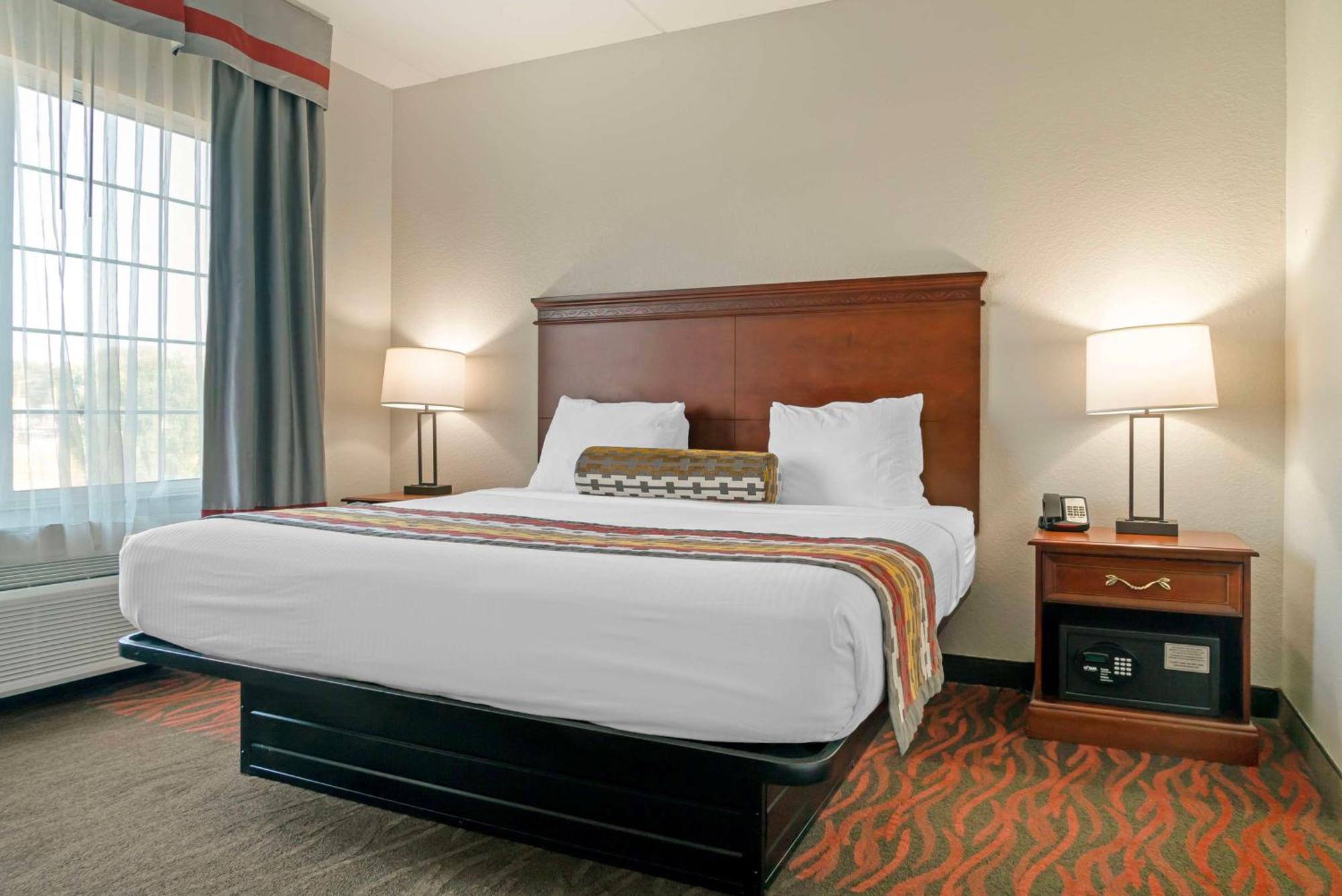 Best Western Executive Inn & Suites Гранд-Рапидс Экстерьер фото